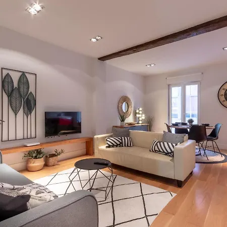 Apartment Hall Vi By Aston